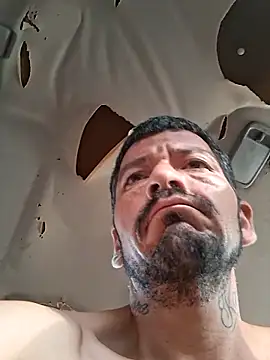 Snapshot of Guero0751@xh chatting on 10-10-25, 02:40 Guero0751xh online show from 10-10-25, 02:40