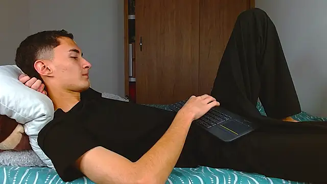 wal jones online show from 12-17-25, 03:22