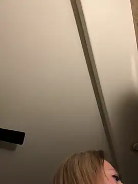 Snapshot of MissyLovelace chatting on 02-14-26, 12:27 MissyLovelace online show from 02-14-26, 12:27