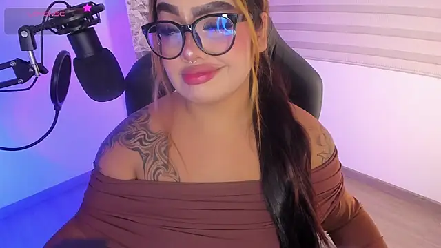 Snapshot of asheryn chatting on 05-10-26, 01:53 asheryn online show from 05-10-26, 01:53
