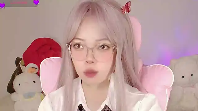 Snapshot of Miyeoonn chatting on 05-19-26, 06:15 Miyeoonn online show from 05-19-26, 06:15
