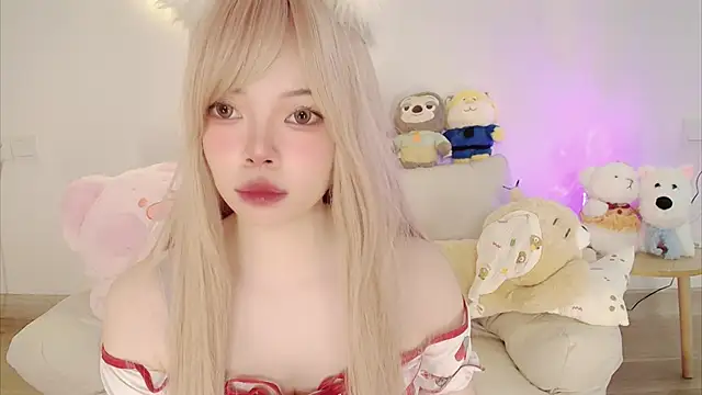 Snapshot of Miyeoonn chatting on 01-08-26, 02:17 Miyeoonn online show from 01-08-26, 02:17