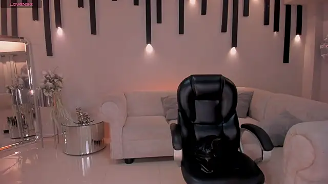 ChloeManson online show from 02-06-25, 08:45