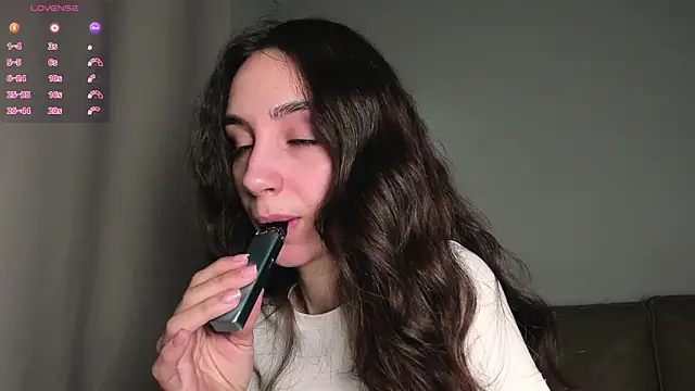 Elizwise online show from 03-13-26, 05:56