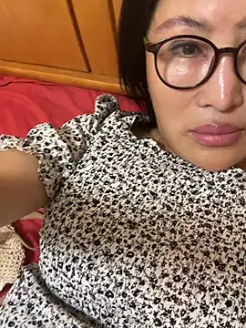 Snapshot of luckybaby666999 chatting on 06-14-26, 04:30 luckybaby666999 online show from 06-14-26, 04:30