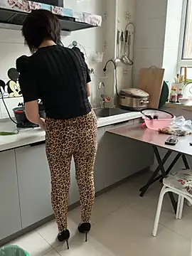 luckybaby666999 online show from 04-11-26, 12:29