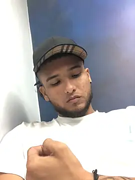 modeloxtz online show from 02-18-26, 01:14