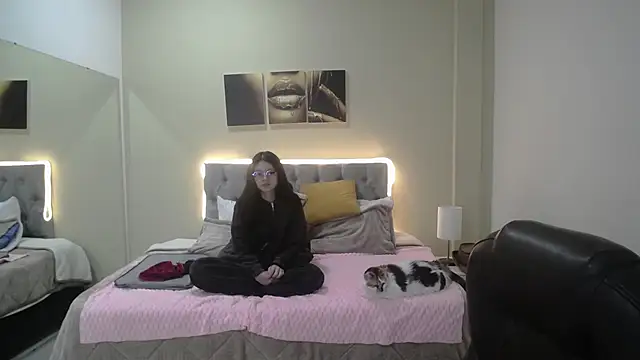 Eros Nyx  online show from 12-17-25, 03:33