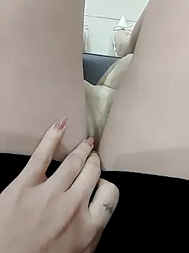 Baby-Linh online show from 03-10-26, 02:43