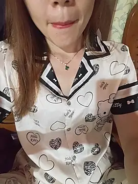 Snapshot of Baby-Linh chatting on 06-27-26, 06:52 Baby-Linh online show from 06-27-26, 06:52