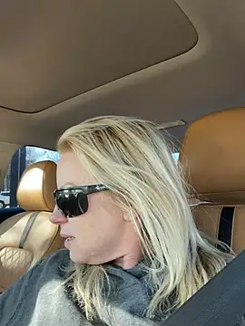 Snapshot of sinfulsara chatting on 02-16-26, 08:40 sinfulsara online show from 02-16-26, 08:40