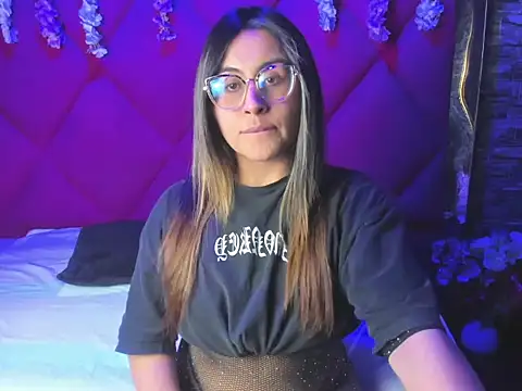 Freyaa Millerr  online show from 12-04-25, 03:27