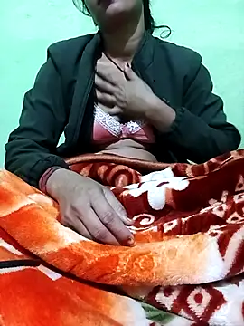 Snapshot of Big_soniya55A chatting on 12-21-25, 02:35 Big soniya55A online show from 12-21-25, 02:35