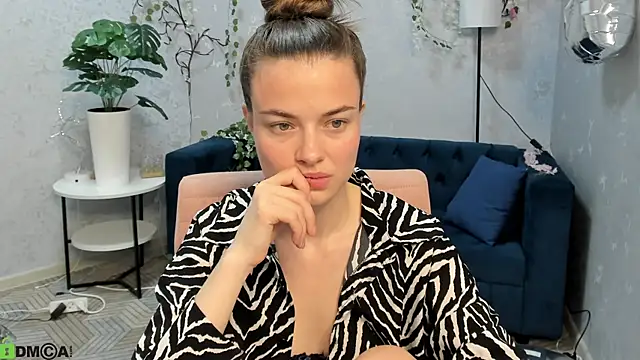Snapshot of Graceee_ chatting on 07-10-26, 02:55 Graceee online show from 07-10-26, 02:55