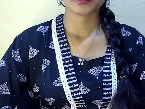 Snapshot of Shab_M chatting on 06-19-26, 08:42 Shab M online show from 06-19-26, 08:42