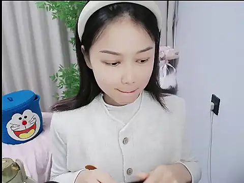 mili923 online show from 12-19-25, 01:35