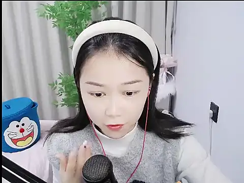 mili923 online show from 12-18-25, 01:59