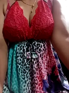 Snapshot of Tanya_Sharma98 chatting on 12-15-25, 12:33 Tanya Sharma98 online show from 12-15-25, 12:33