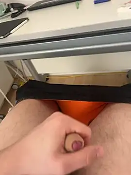 hannes256102 online show from 03-28-26, 11:55