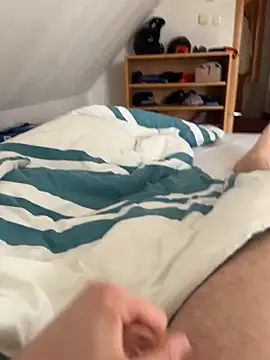 hannes256102 online show from 04-04-26, 01:17