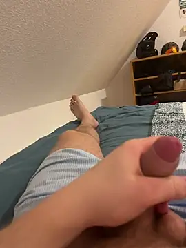 hannes256102 online show from 03-01-26, 10:21