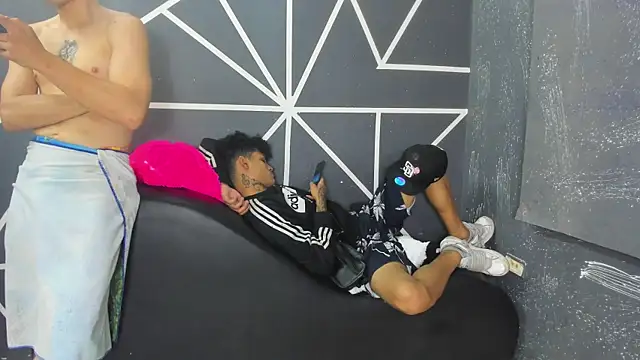 Snapshot of Skinny_toy_ chatting on 01-15-26, 01:47 Skinny toy online show from 01-15-26, 01:47