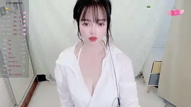 Snapshot of Anana- chatting on 12-20-25, 07:55 Anana- online show from 12-20-25, 07:55