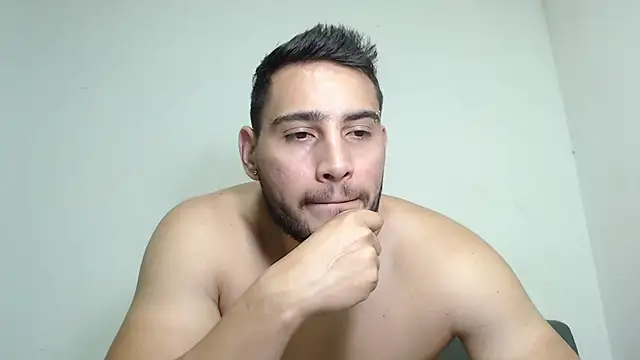Snapshot of Seank_Noszka chatting on 05-14-26, 04:53 Seank Noszka online show from 05-14-26, 04:53