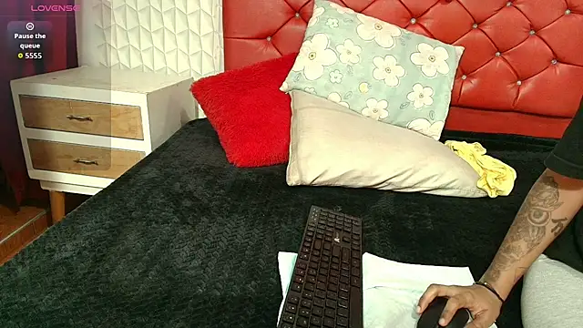 Elizabetth Roman online show from 03-18-26, 07:59