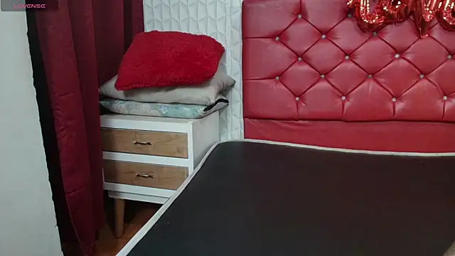 Elizabetth Roman online show from 04-08-26, 02:57