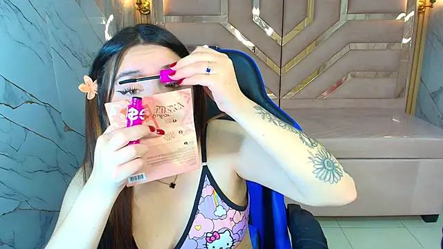 Snapshot of emily__r_ chatting on 01-15-26, 01:14 emily r online show from 01-15-26, 01:14