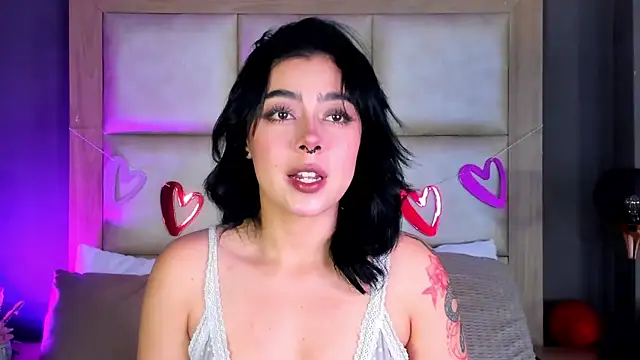 TaniaRedd  online show from 02-11-26, 01:44