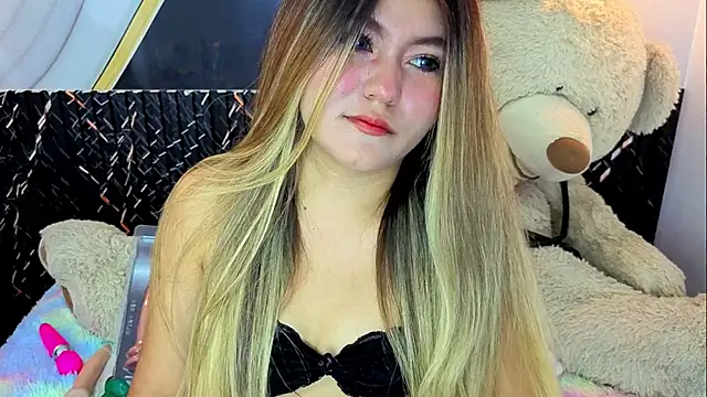 Snapshot of VioletaSweett1 chatting on 07-24-26, 11:12 VioletaSweett1 online show from 07-24-26, 11:12