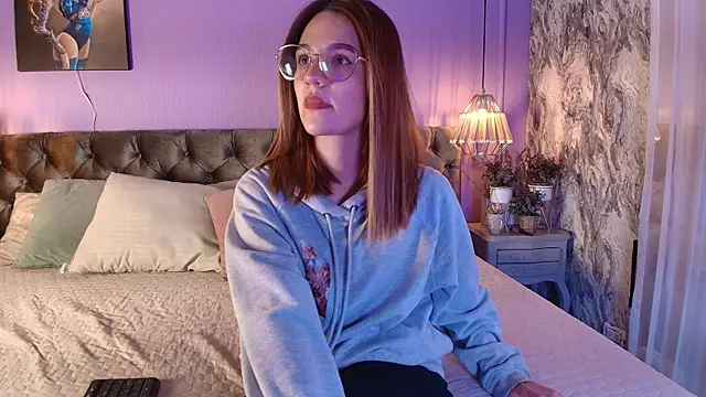 Nia  S online show from 01-13-26, 12:20