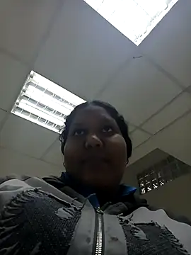 Snapshot of VaneandRossy chatting on 02-13-26, 11:43 VaneandRossy online show from 02-13-26, 11:43