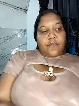 Snapshot of VaneandRossy chatting on 02-21-26, 10:45 VaneandRossy online show from 02-21-26, 10:45