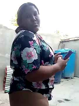 Snapshot of VaneandRossy chatting on 01-17-26, 09:40 VaneandRossy online show from 01-17-26, 09:40