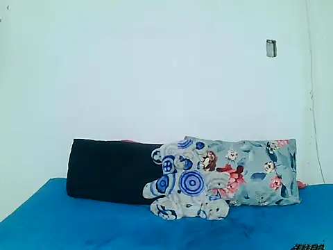 Snapshot of MIMIE6 chatting on 12-13-25, 08:26 MIMIE6 online show from 12-13-25, 08:26