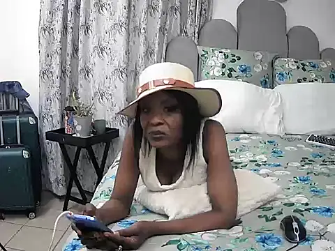 DivineEbonyGrace online show from 12-21-25, 08:16