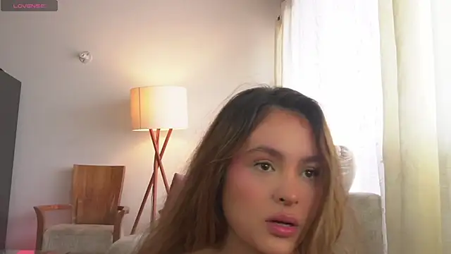 miaferrer777 online show from 06-07-26, 04:23