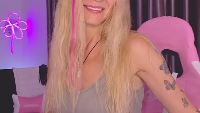 Snapshot of betty_xoxoo chatting on 06-26-26, 11:05 betty xoxoo online show from 06-26-26, 11:05