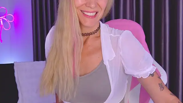 Snapshot of betty_xoxoo chatting on 06-28-26, 09:37 betty xoxoo online show from 06-28-26, 09:37
