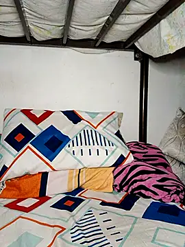 modelo hot online show from 04-14-26, 03:44