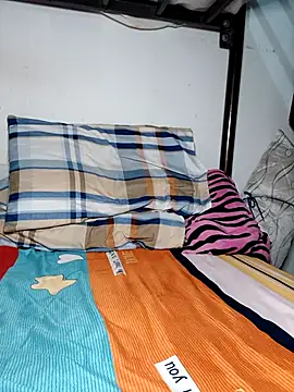 modelo hot online show from 04-24-26, 04:58