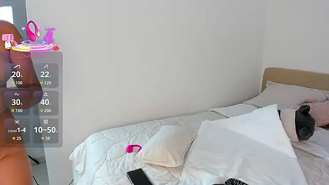 DakothaHyland  online show from 02-24-26, 06:53