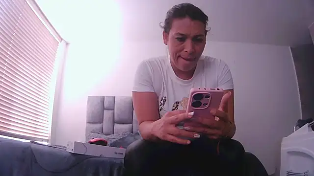 Fernanda andrew online show from 07-10-26, 06:30