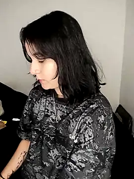 tiffanybrowm online show from 12-19-25, 08:44