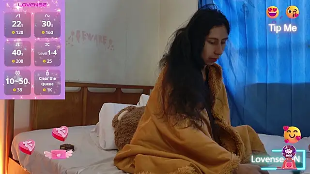 Snapshot of MoonLipsON- chatting on 02-20-26, 03:14 MoonLipsON- online show from 02-20-26, 03:14