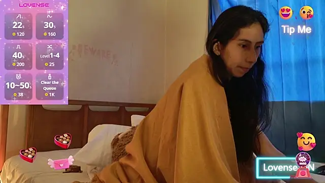 Snapshot of MoonLipsON- chatting on 02-17-26, 03:20 MoonLipsON- online show from 02-17-26, 03:20