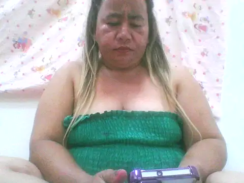 Snapshot of mature_l0ve chatting on 01-08-26, 02:01 mature l0ve online show from 01-08-26, 02:01